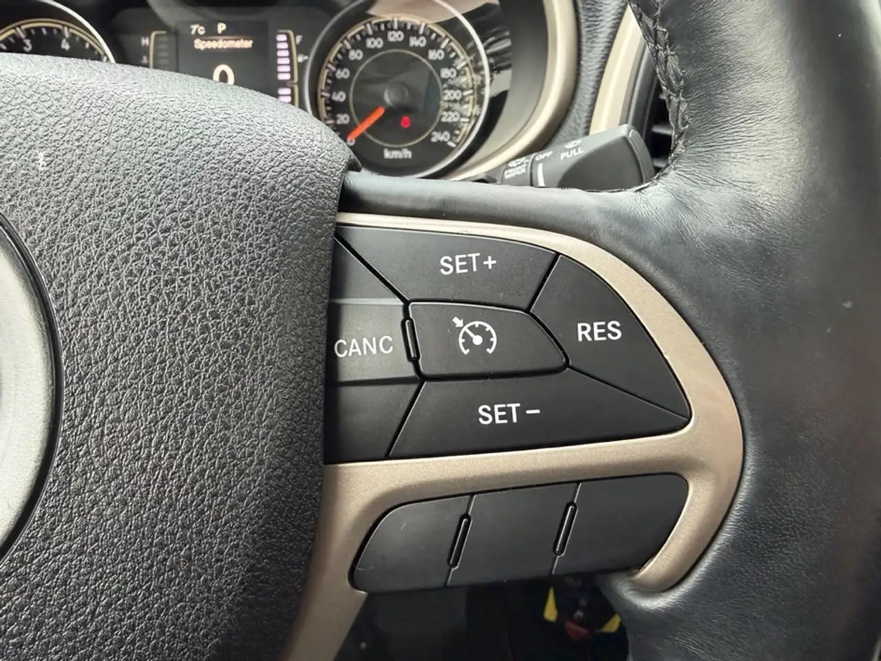 Jeep Cherokee photo Jeep Cherokee