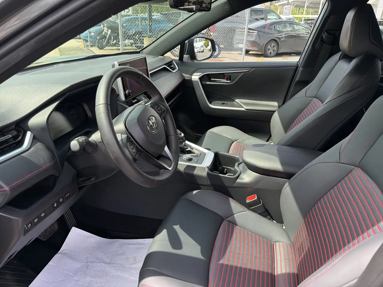 Toyota RAV 4 Prime снимка Toyota RAV 4 Prime
