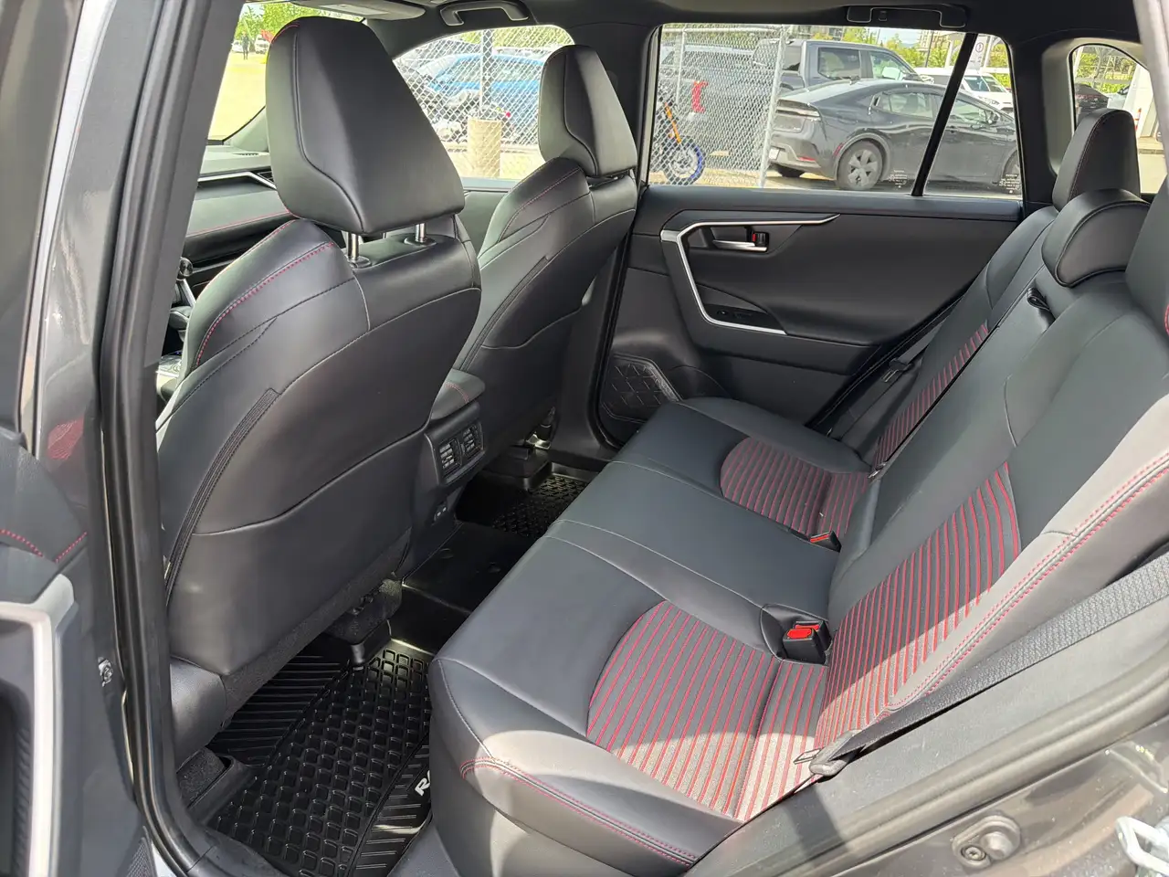 Toyota RAV 4 Prime снимка Toyota RAV 4 Prime