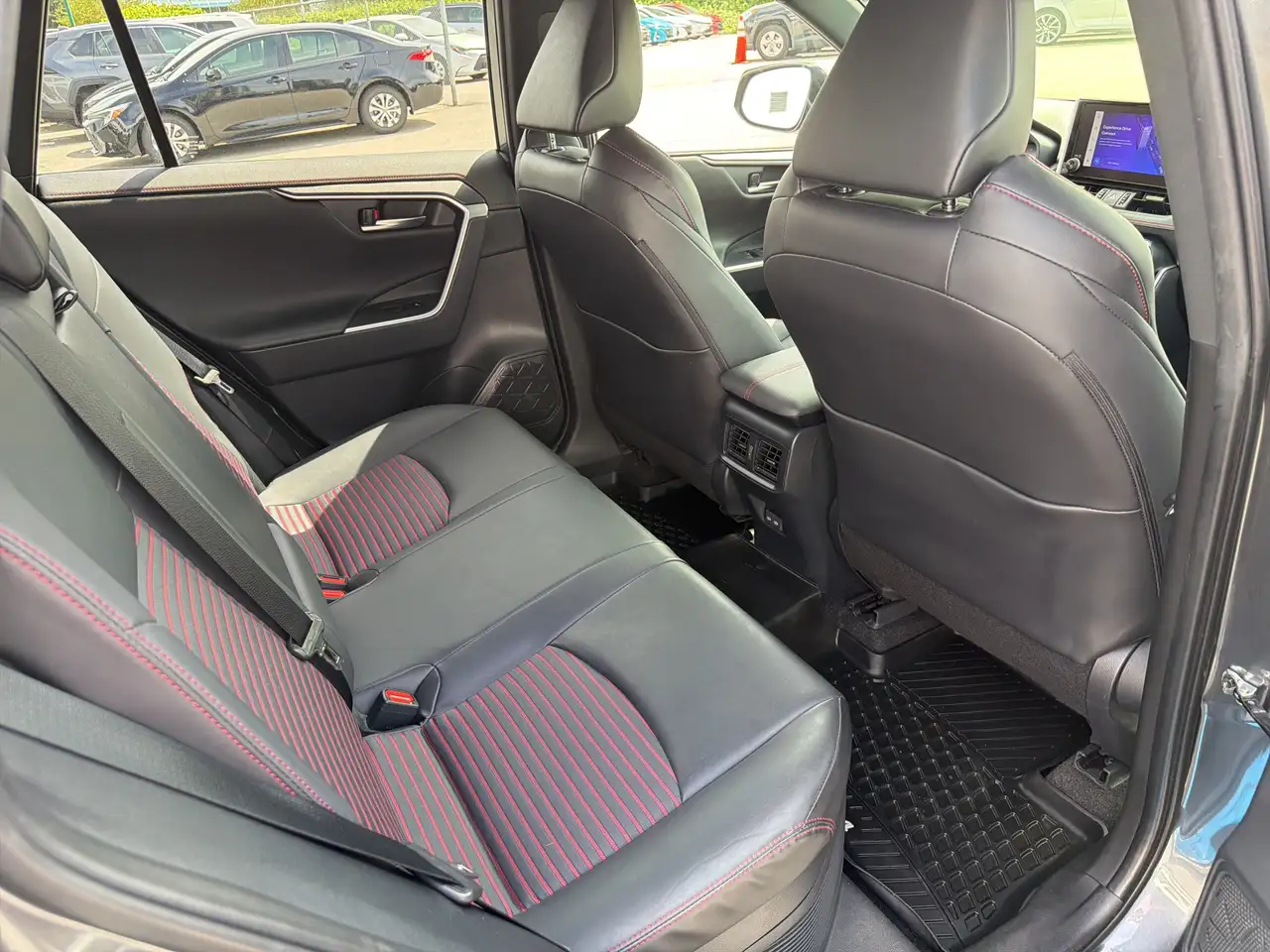 Toyota RAV 4 Prime снимка Toyota RAV 4 Prime