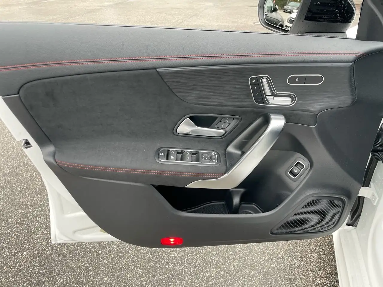 Mercedes-Benz CLA photo Mercedes-Benz CLA