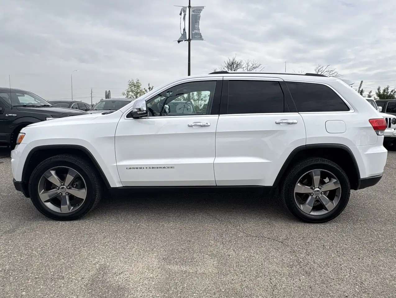 Jeep Grand Cherokee снимка Jeep Grand Cherokee