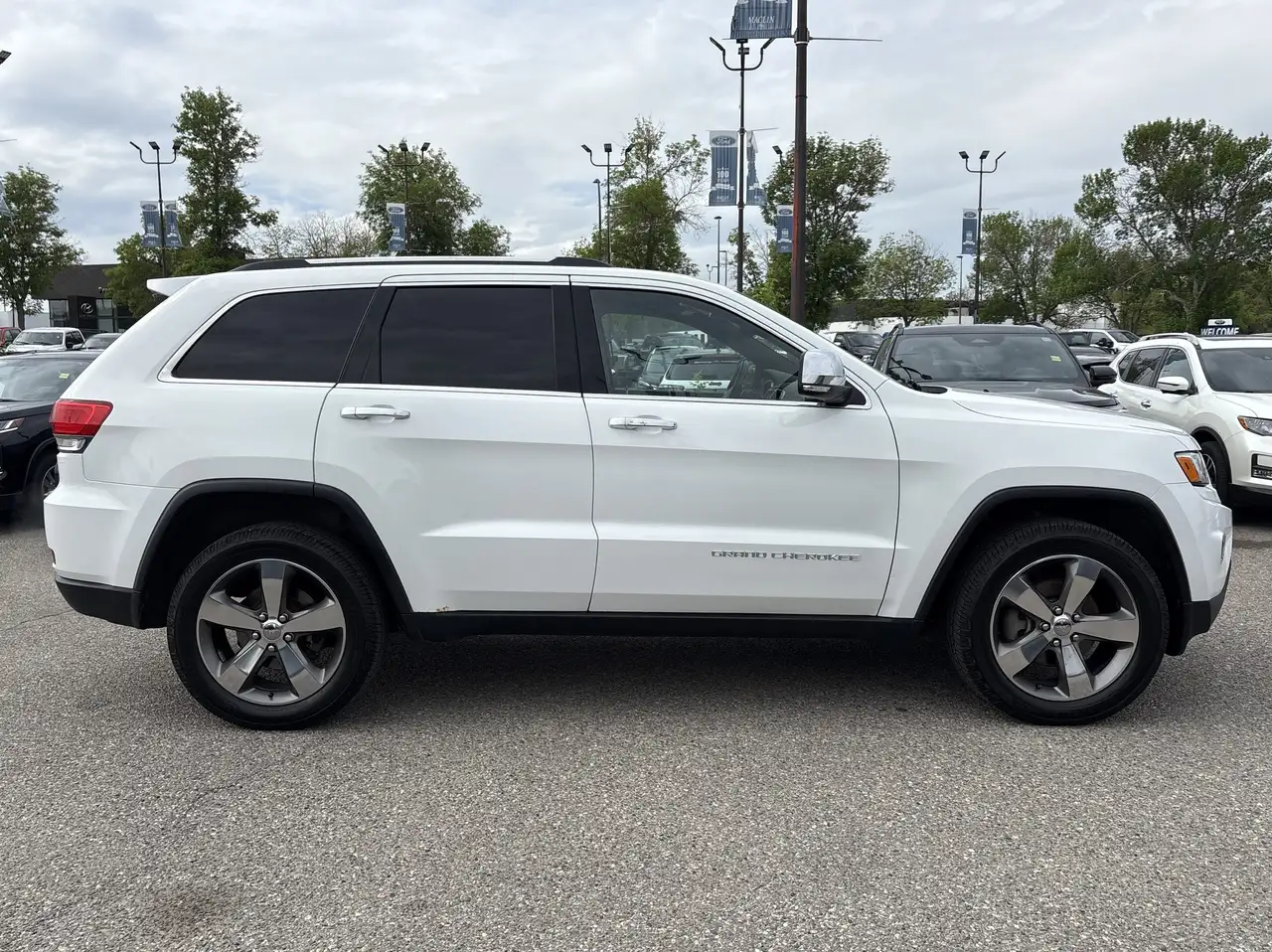 Jeep Grand Cherokee снимка Jeep Grand Cherokee
