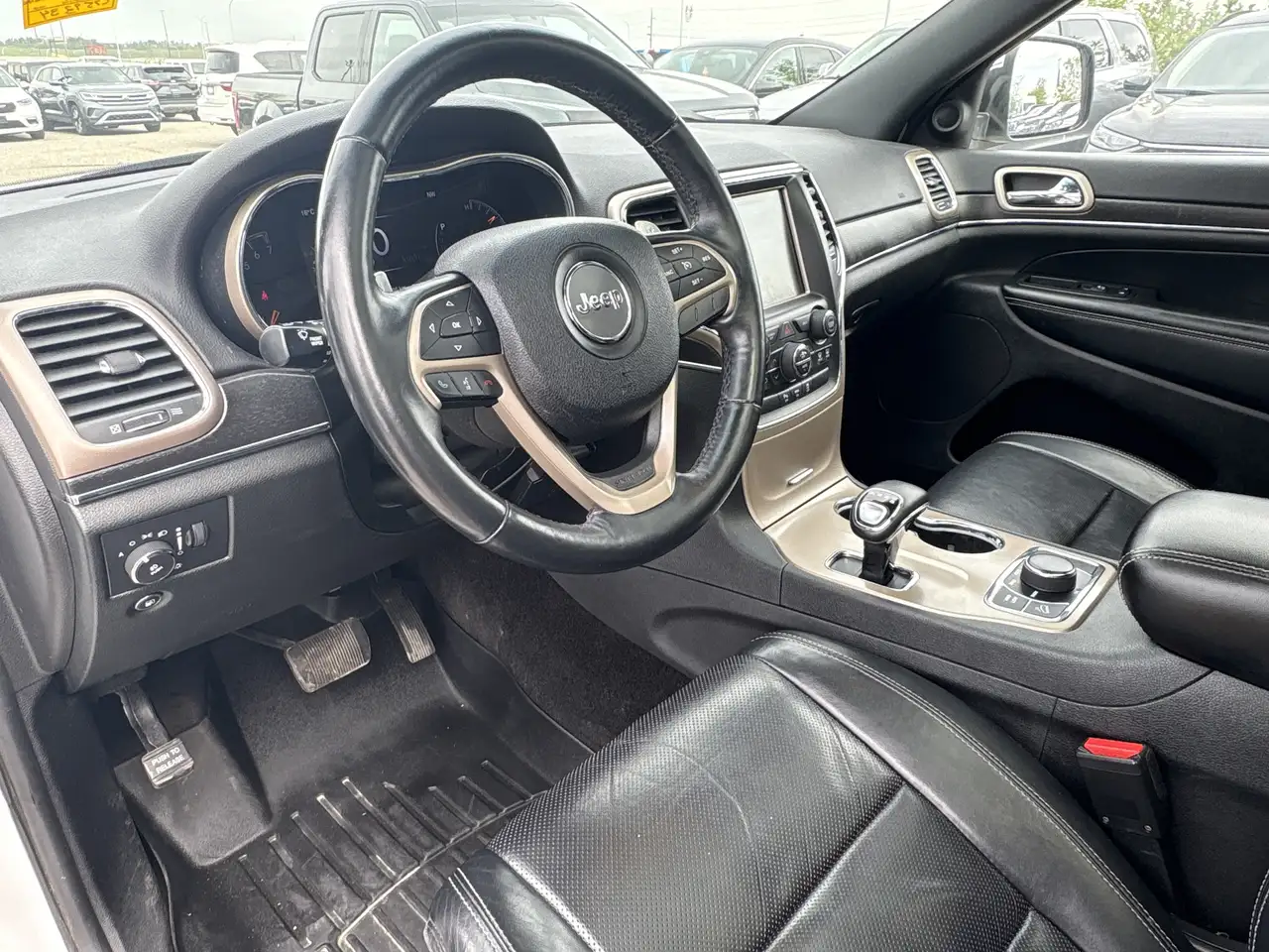 Jeep Grand Cherokee снимка Jeep Grand Cherokee