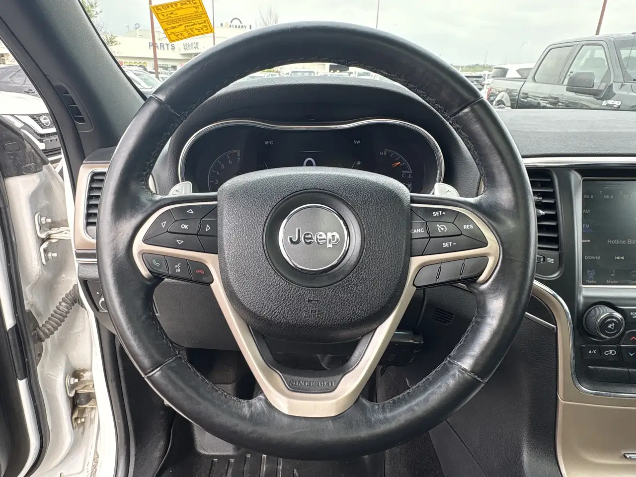 Jeep Grand Cherokee снимка Jeep Grand Cherokee