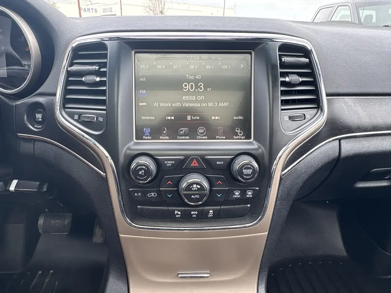 Jeep Grand Cherokee снимка Jeep Grand Cherokee