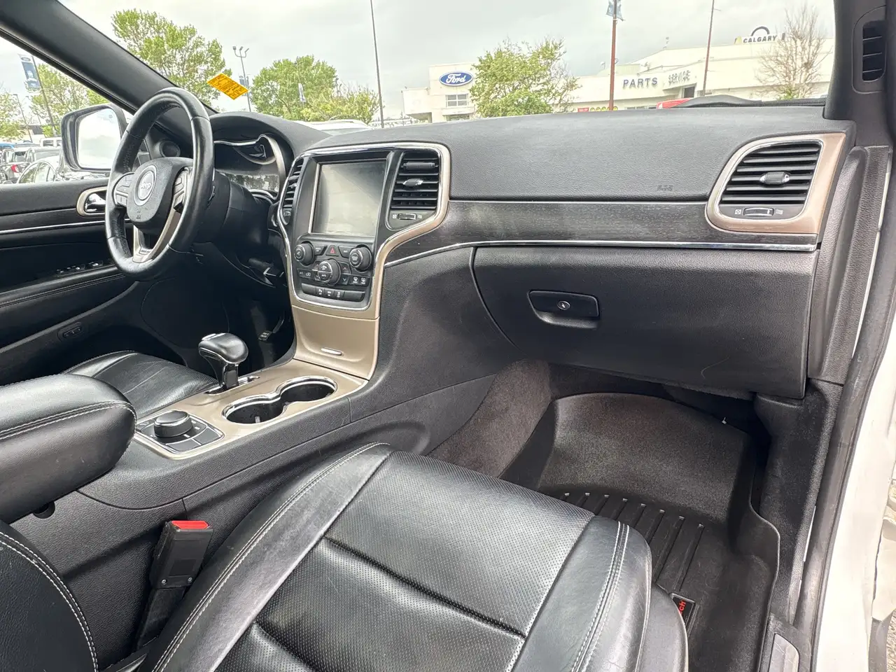 Jeep Grand Cherokee снимка Jeep Grand Cherokee