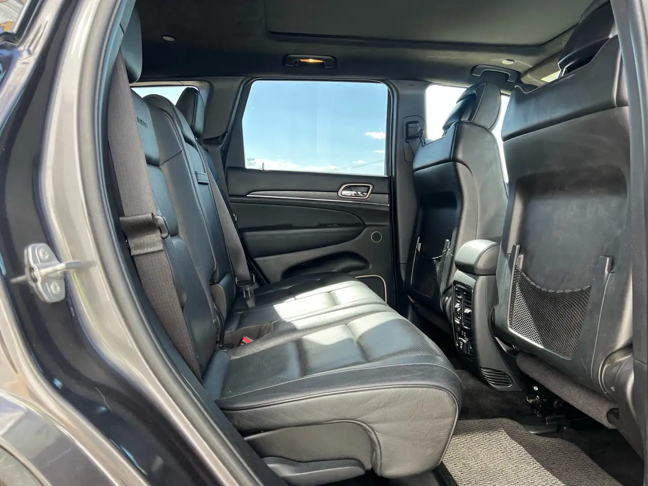 Jeep Grand Cherokee photo Jeep Grand Cherokee