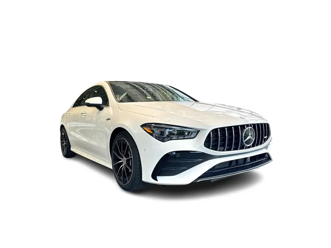Mercedes-Benz CLA снимка Mercedes-Benz CLA