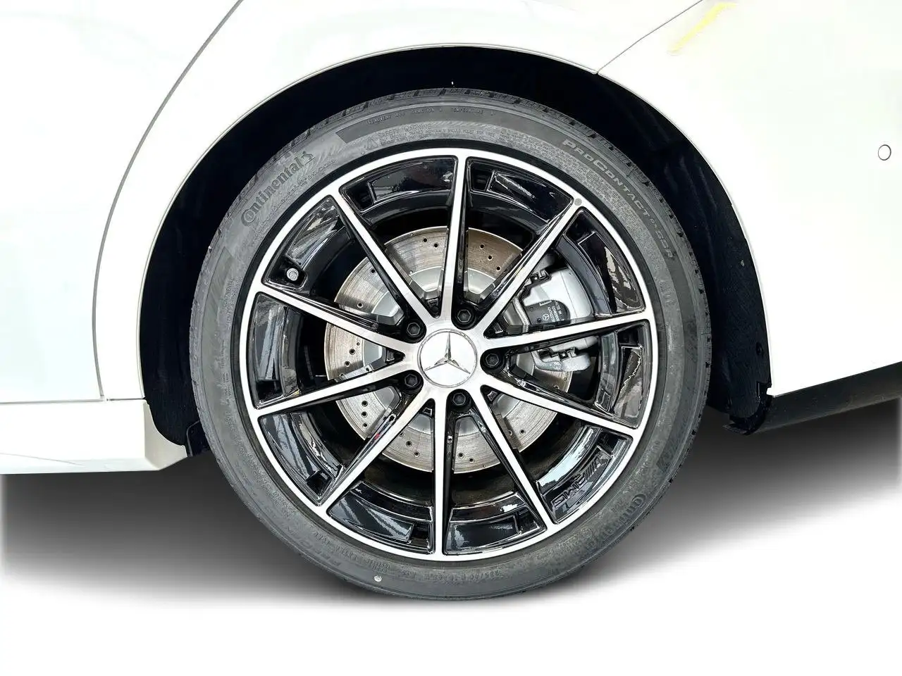 Mercedes-Benz CLA снимка Mercedes-Benz CLA