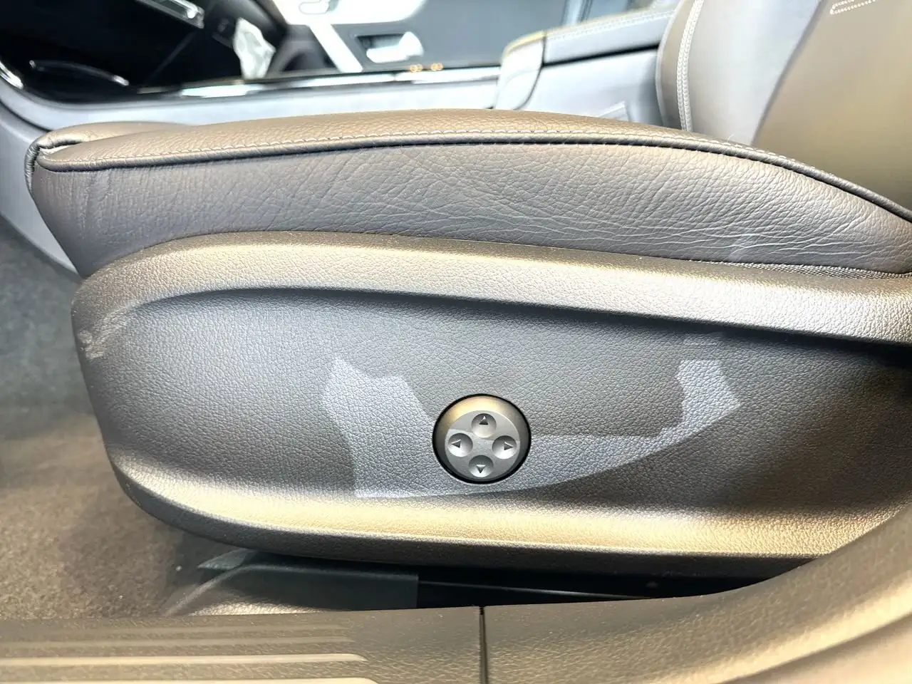 Mercedes-Benz CLA снимка Mercedes-Benz CLA