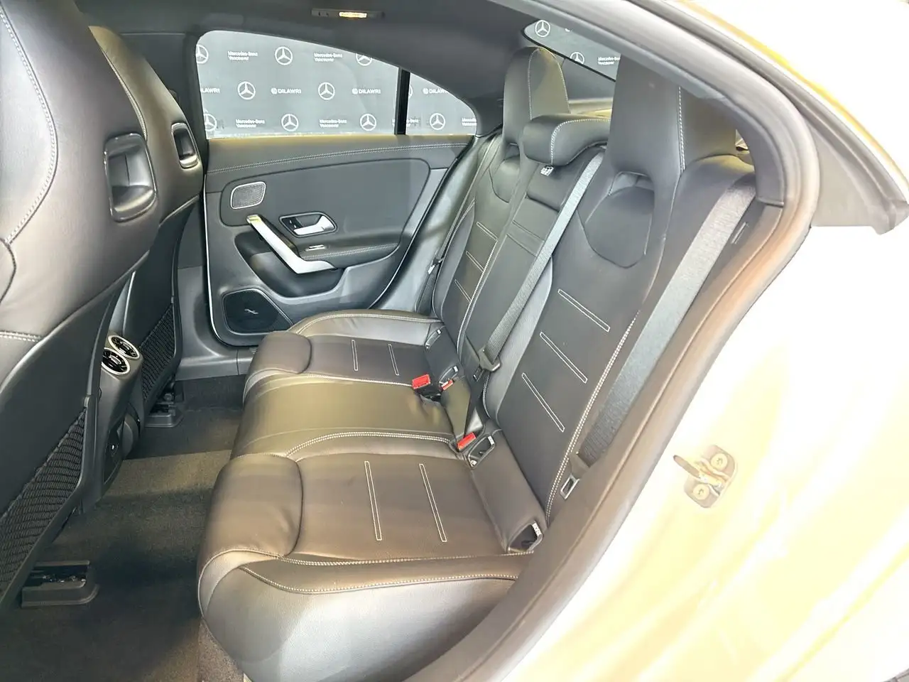 Mercedes-Benz CLA снимка Mercedes-Benz CLA