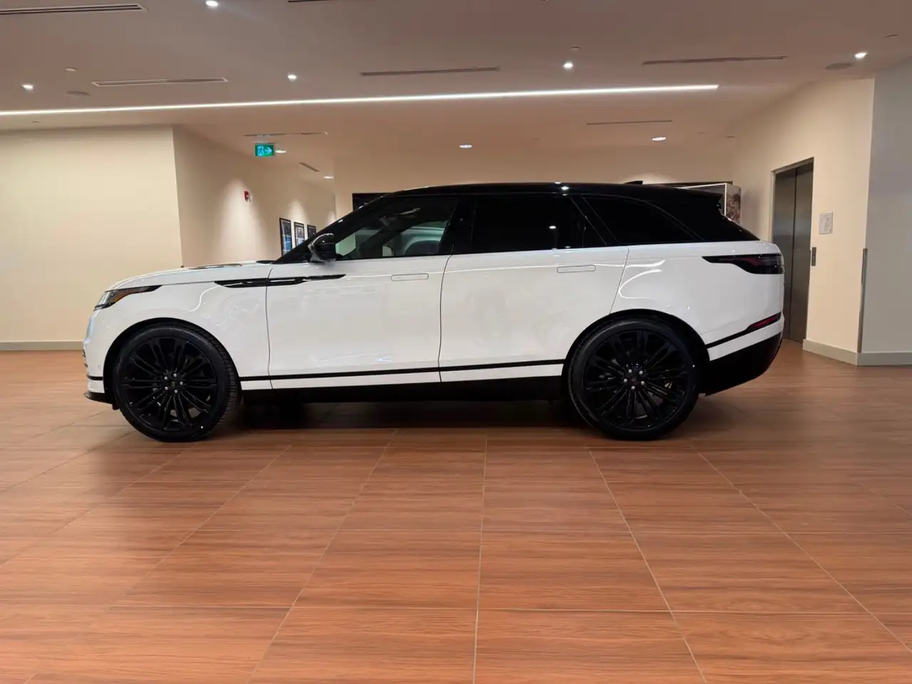 Land Rover Range Rover Velar снимка Land Rover Range Rover Velar