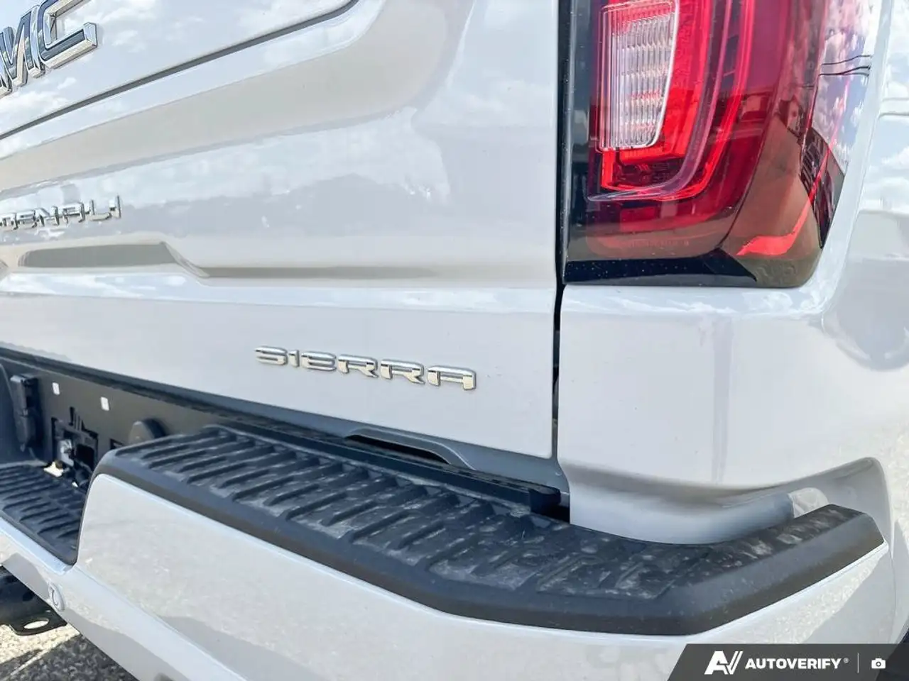 GMC Sierra 1500 photo GMC Sierra 1500