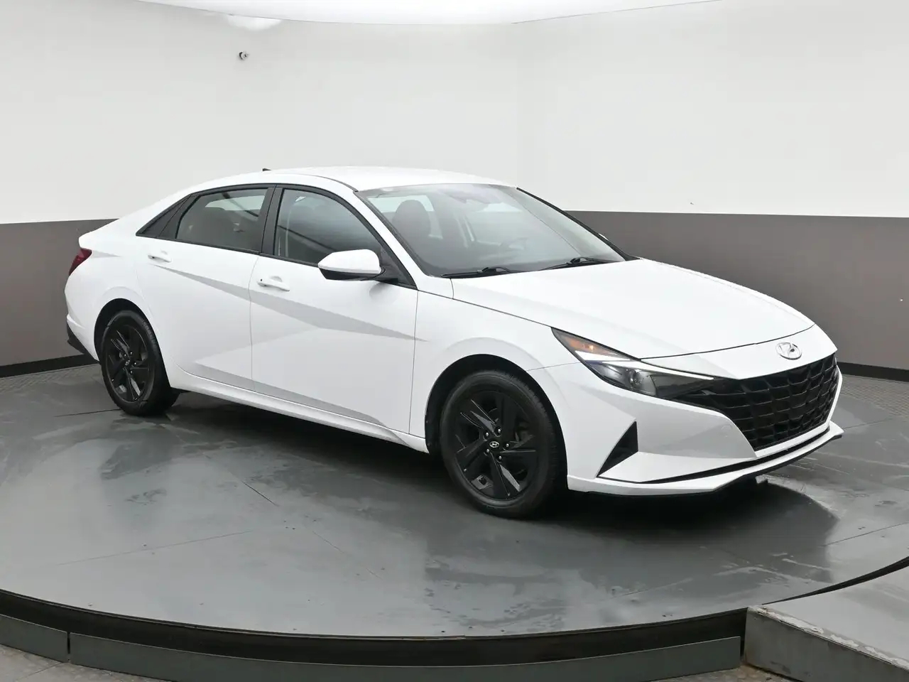 Hyundai ELANTRA снимка Hyundai ELANTRA