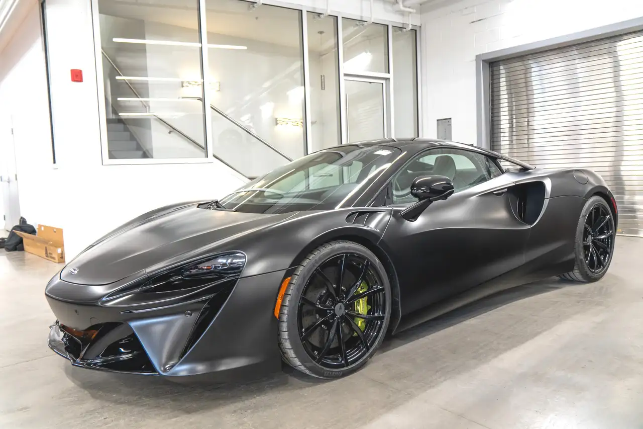 McLaren Artura снимка McLaren Artura
