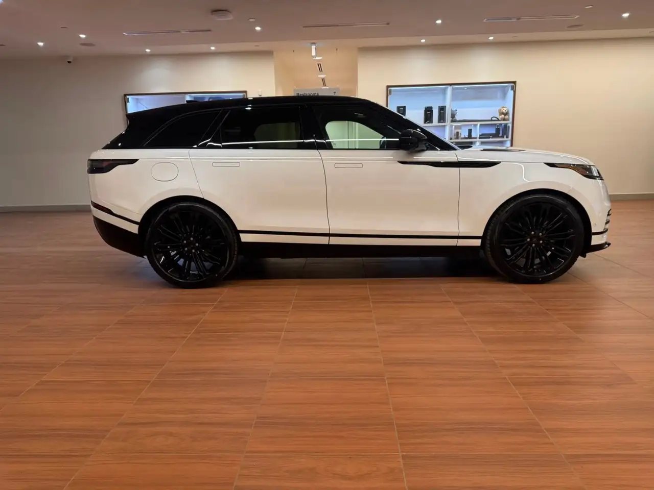 Land Rover Range Rover Velar снимка Land Rover Range Rover Velar