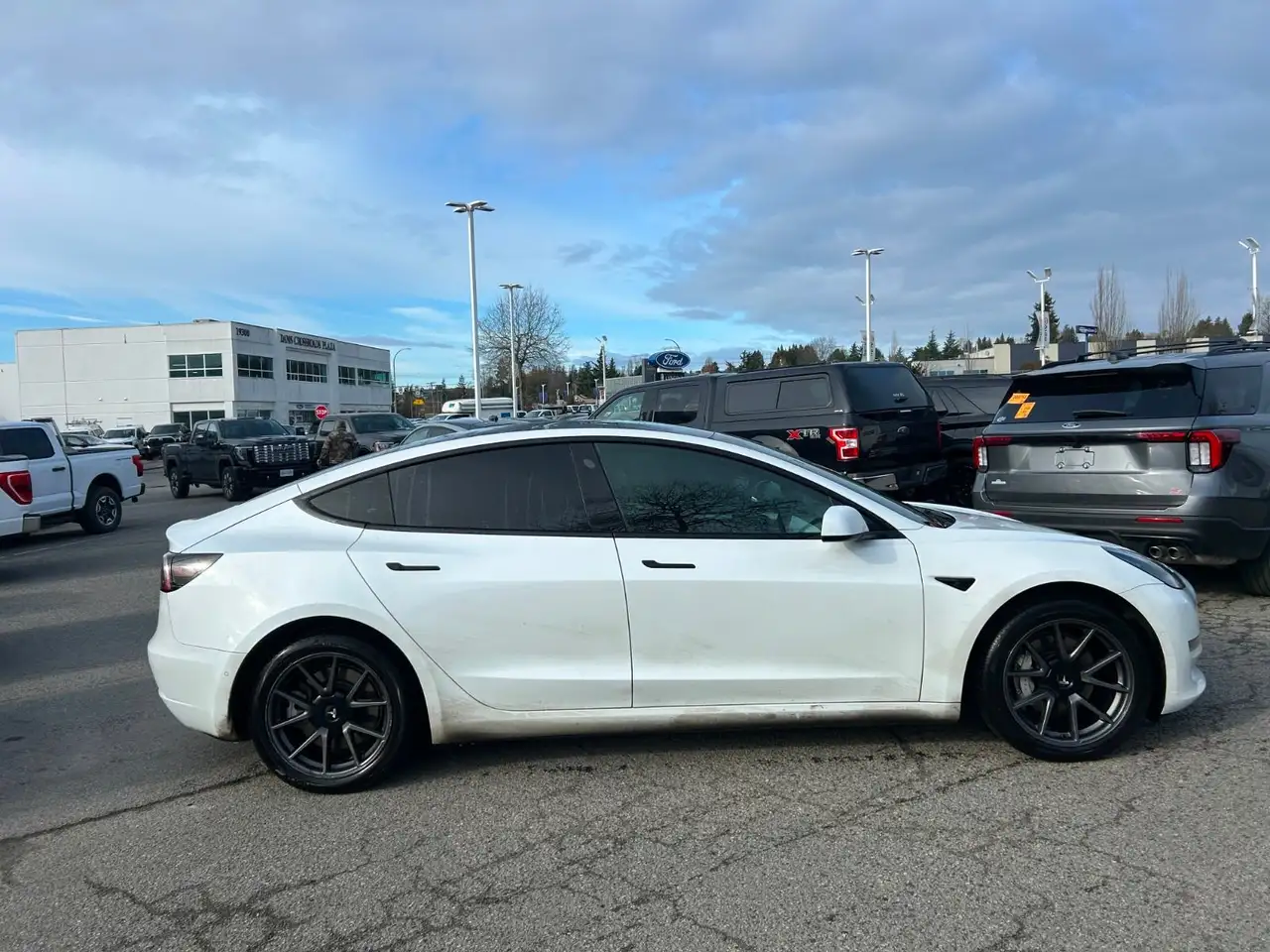 Tesla Model 3 снимка Tesla Model 3