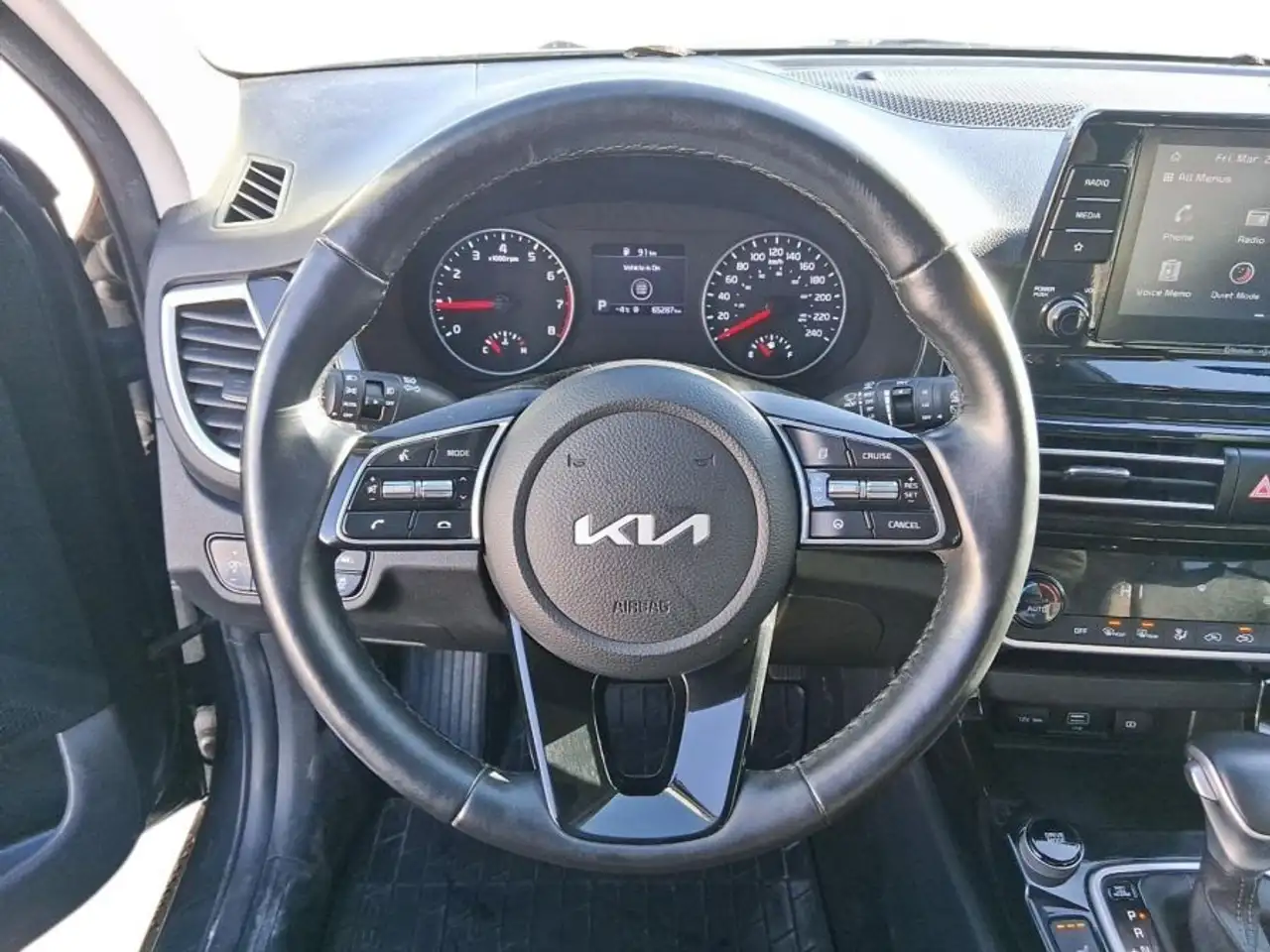 Kia Seltos photo Kia Seltos
