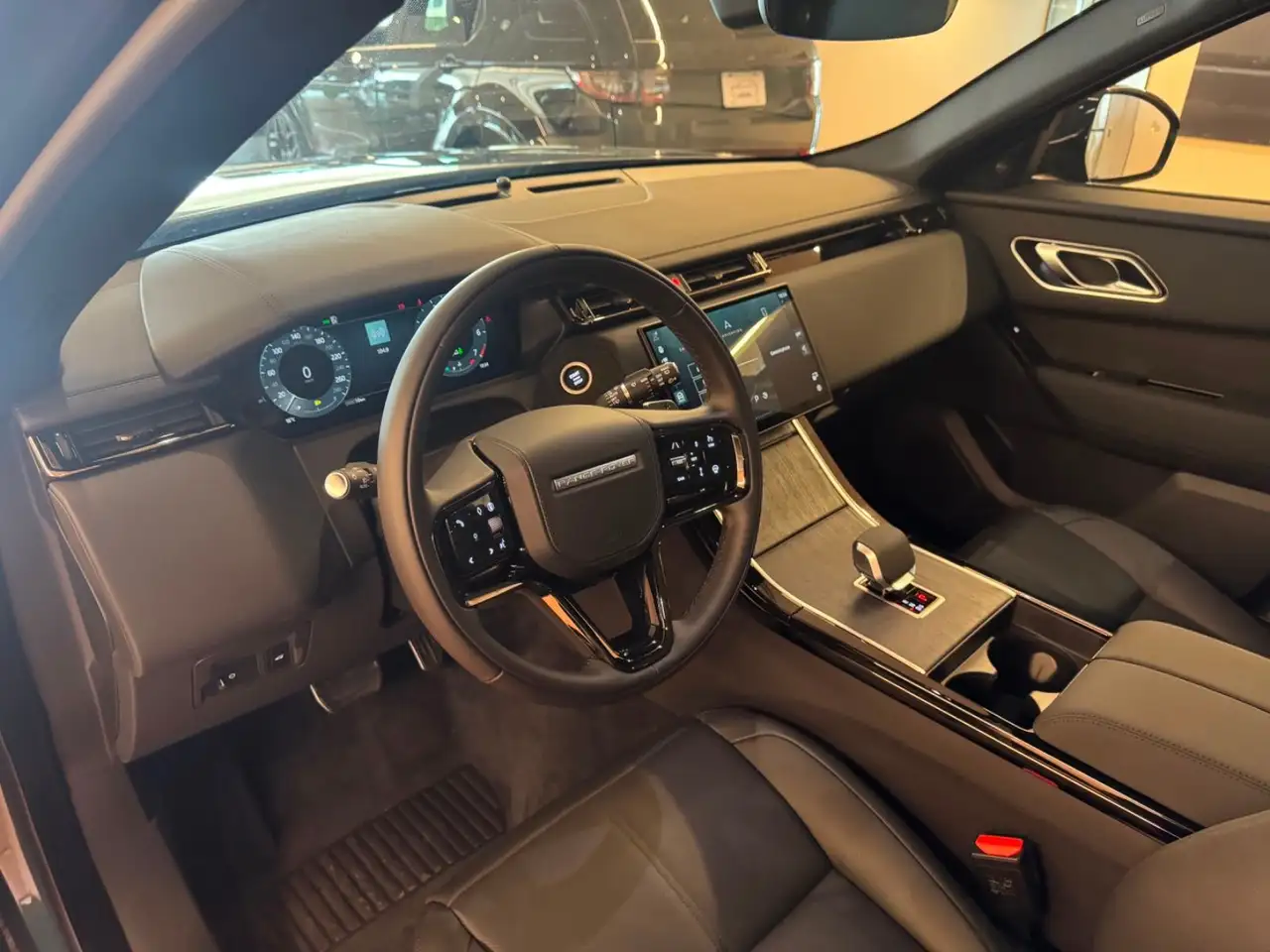 Land Rover Range Rover Velar снимка Land Rover Range Rover Velar