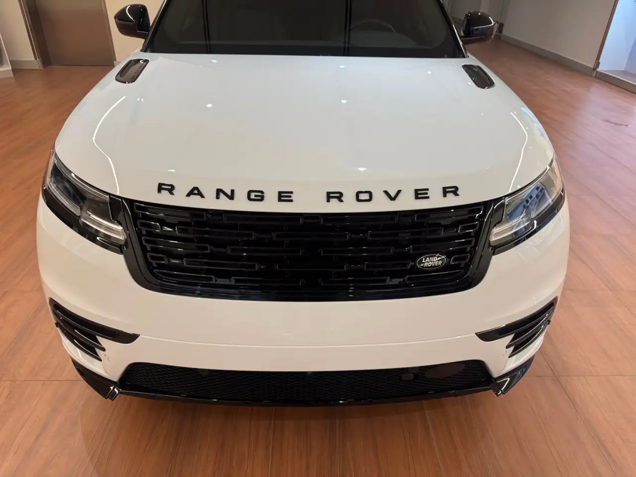 Land Rover Range Rover Velar снимка Land Rover Range Rover Velar