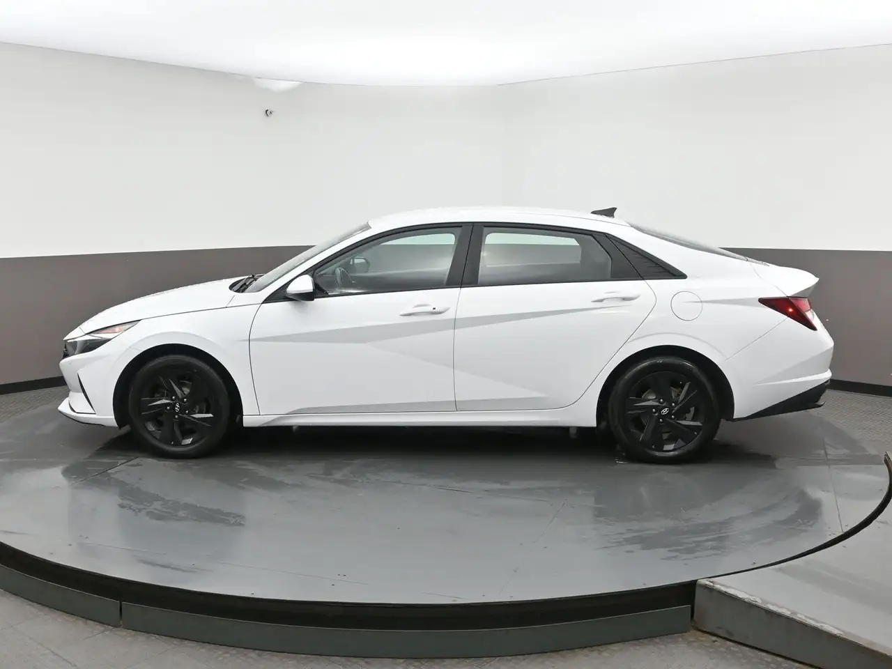 Hyundai ELANTRA снимка Hyundai ELANTRA