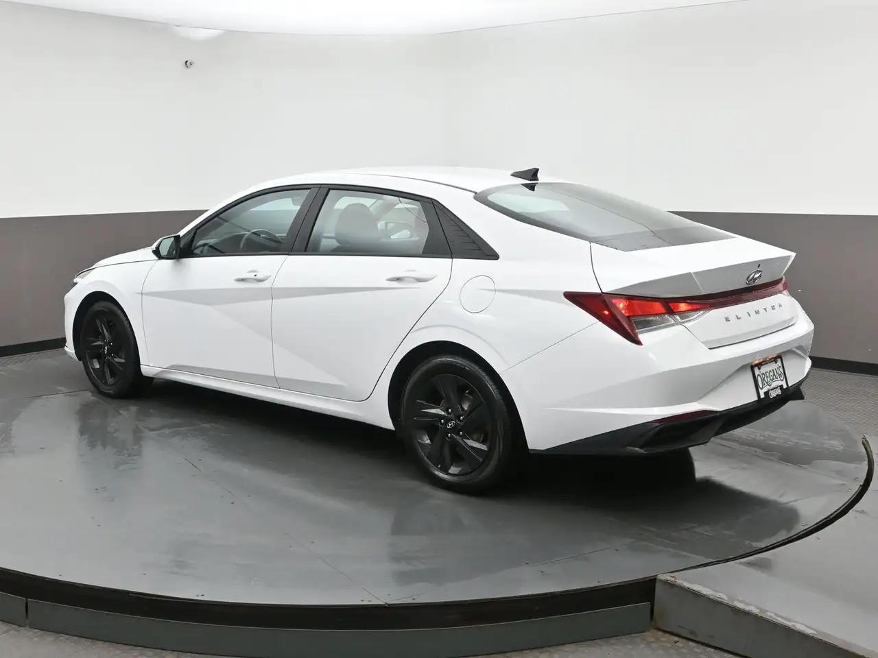 Hyundai ELANTRA снимка Hyundai ELANTRA