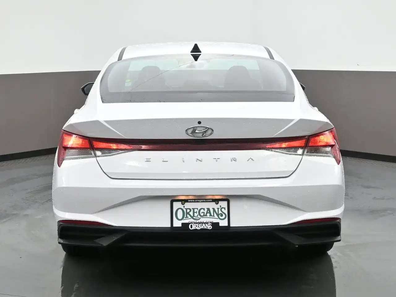 Hyundai ELANTRA снимка Hyundai ELANTRA