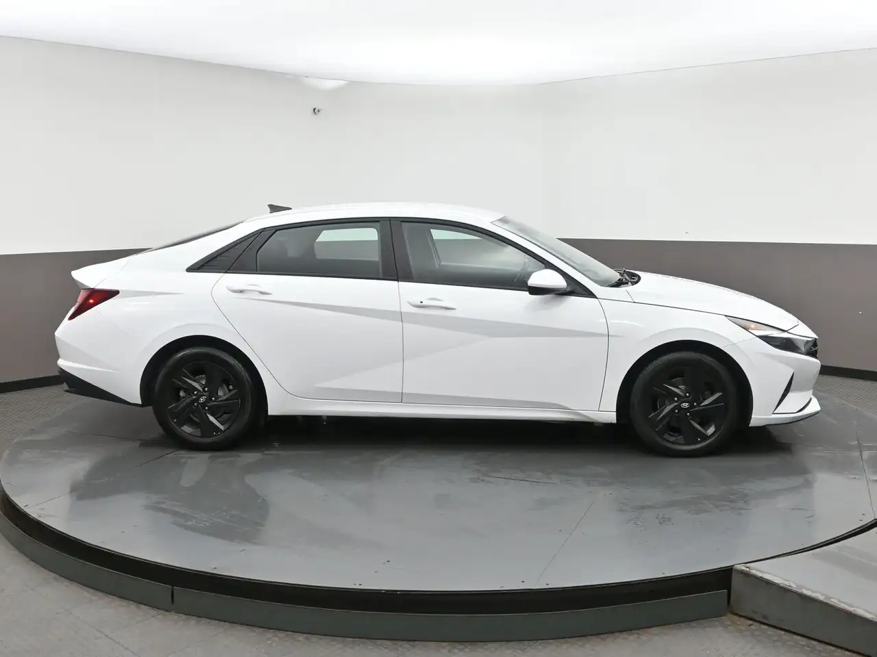 Hyundai ELANTRA снимка Hyundai ELANTRA