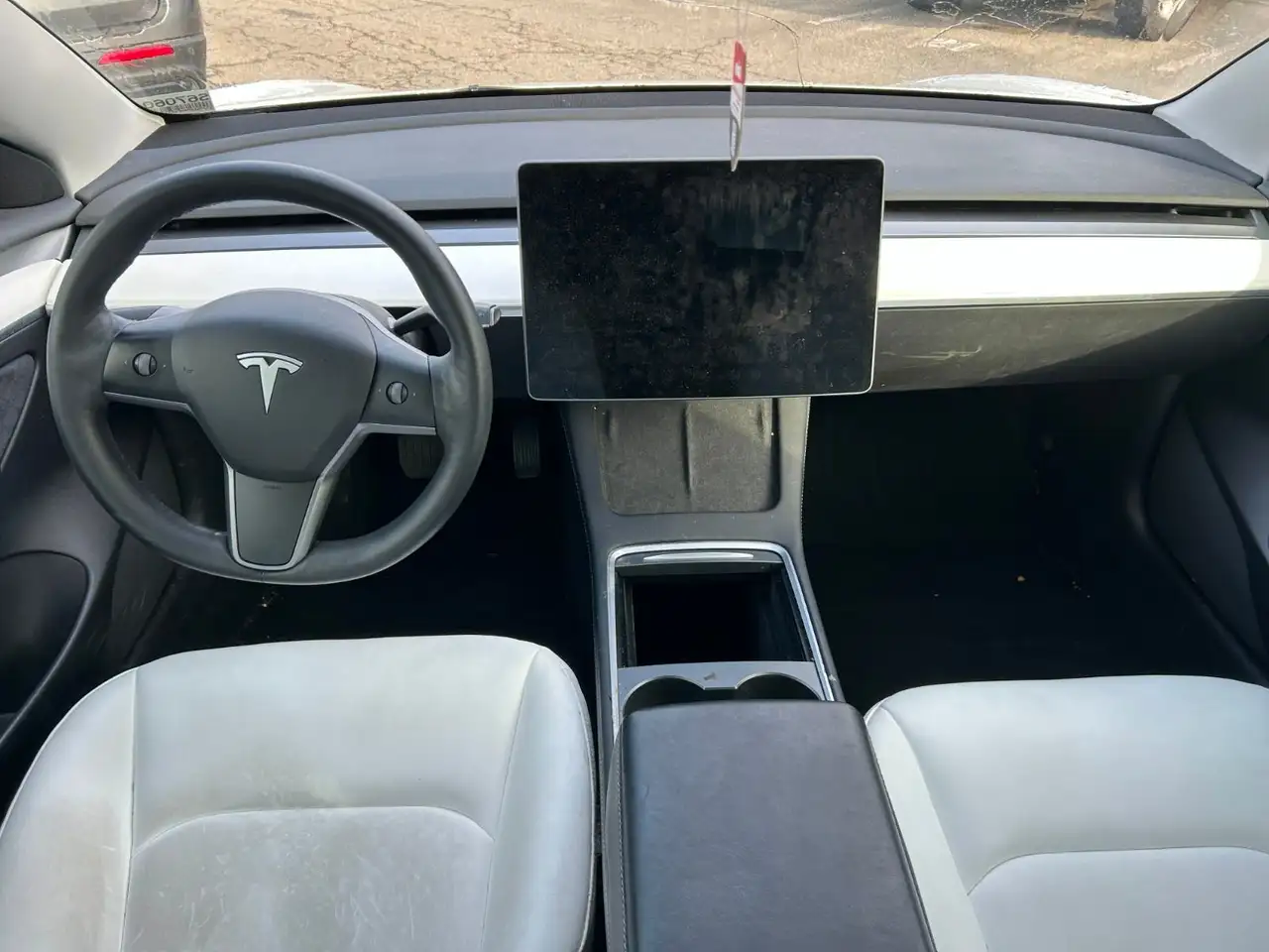 Tesla Model 3 снимка Tesla Model 3