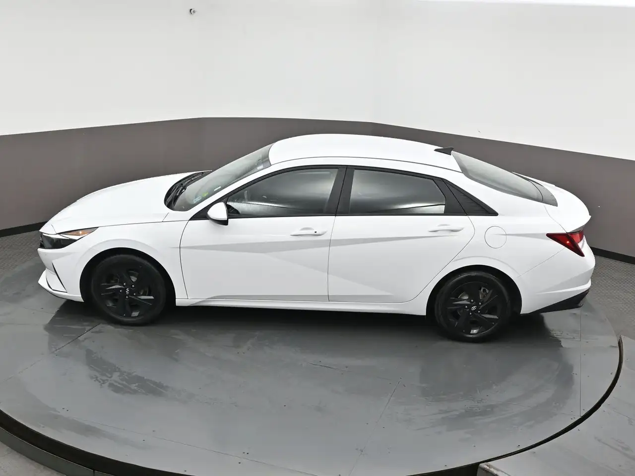 Hyundai ELANTRA снимка Hyundai ELANTRA