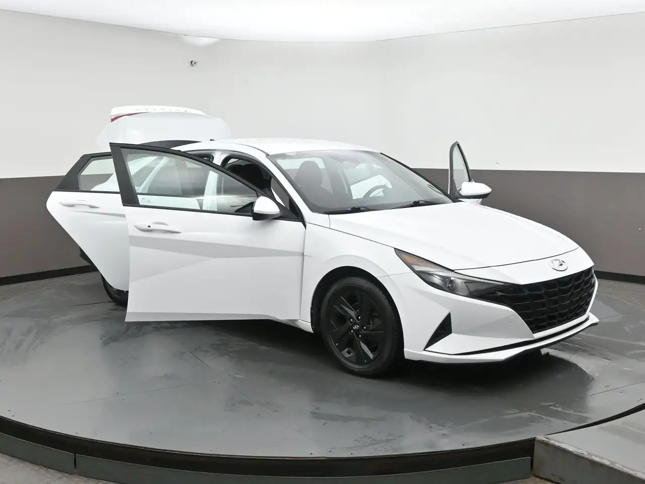 Hyundai ELANTRA снимка Hyundai ELANTRA
