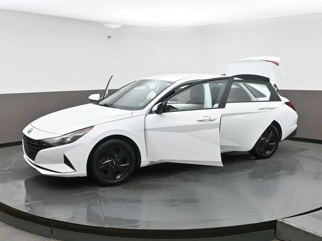 Hyundai ELANTRA снимка Hyundai ELANTRA