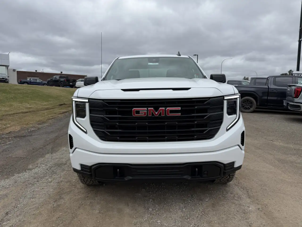 GMC Sierra 1500 снимка GMC Sierra 1500