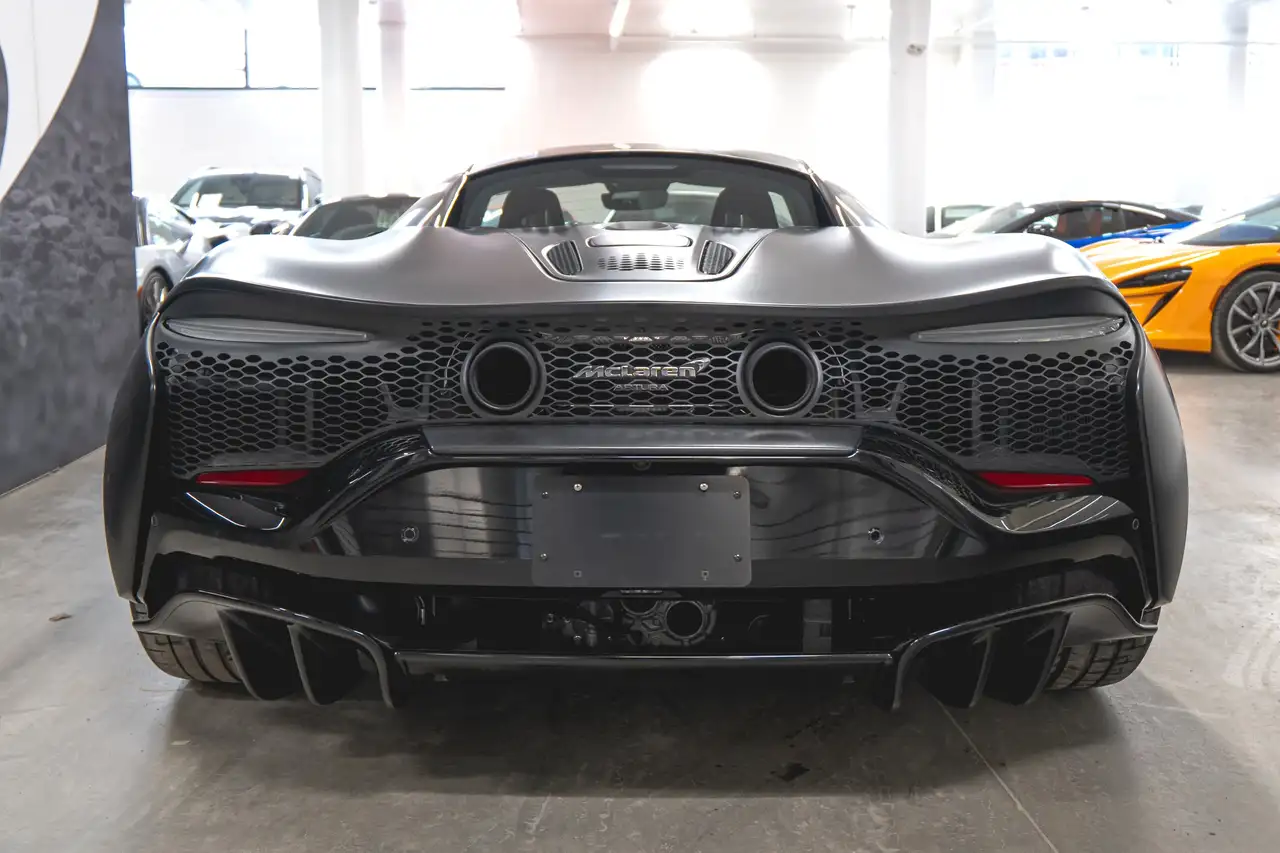McLaren Artura снимка McLaren Artura