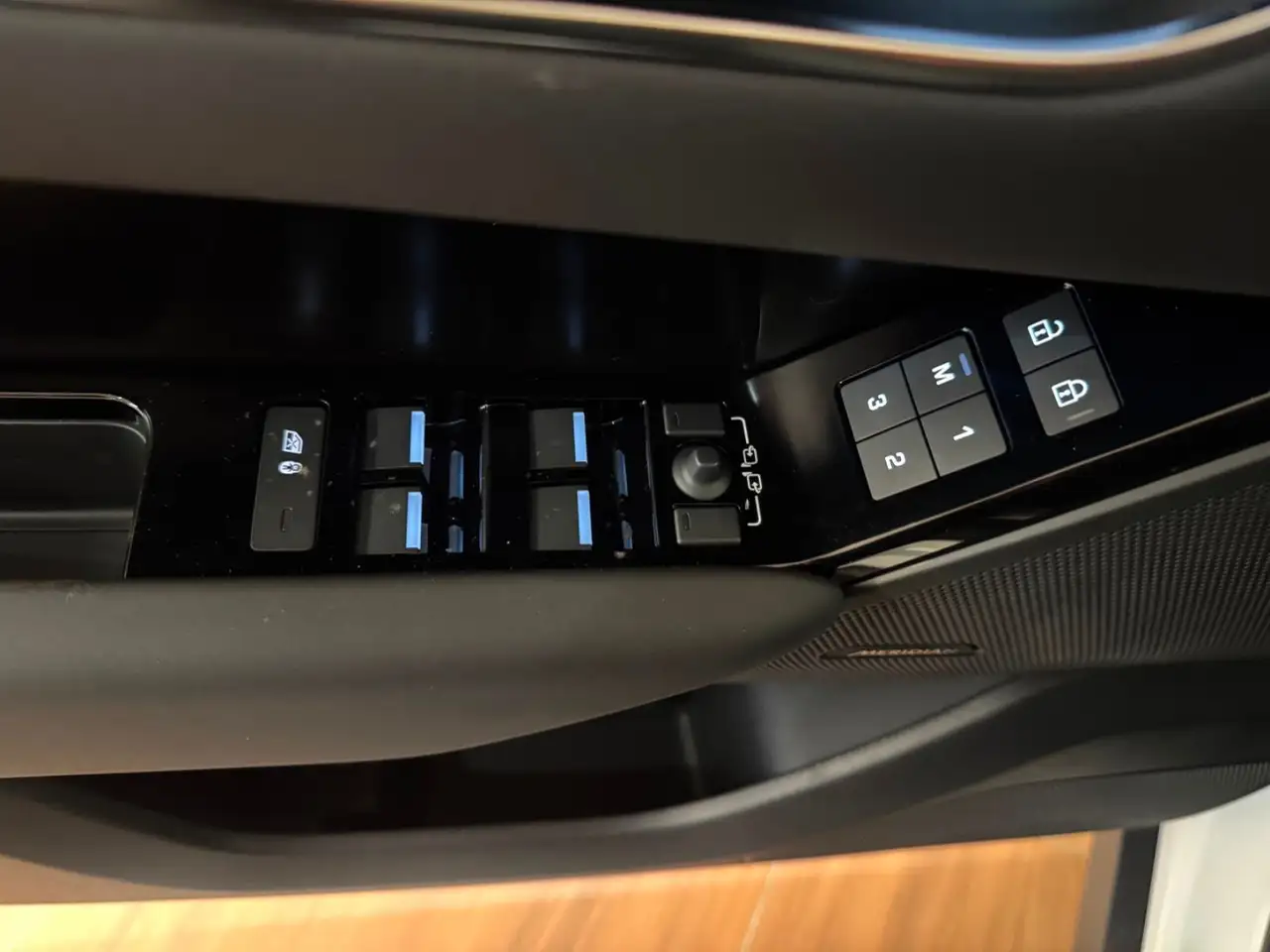 Land Rover Range Rover Velar снимка Land Rover Range Rover Velar