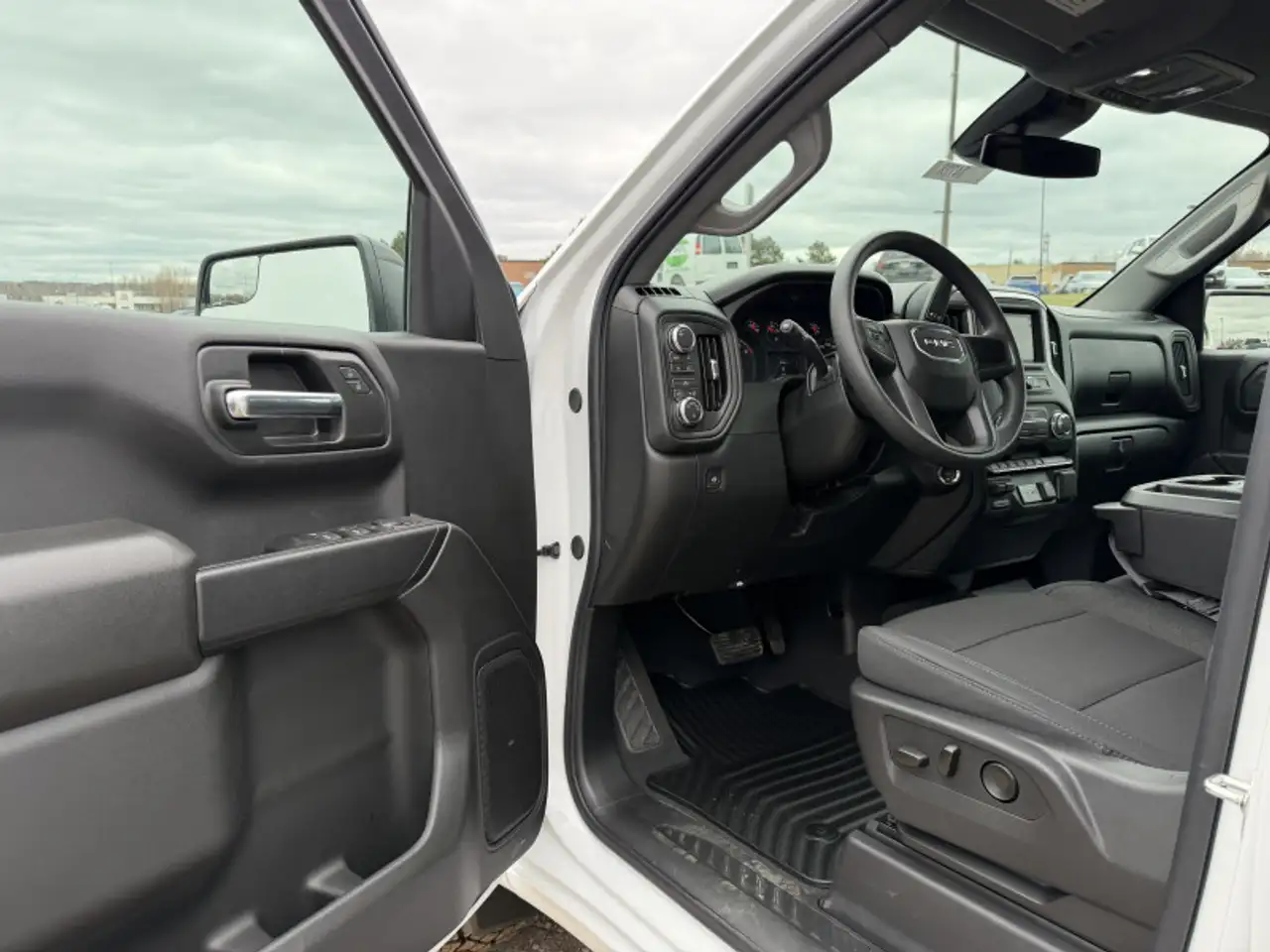 GMC Sierra 1500 снимка GMC Sierra 1500
