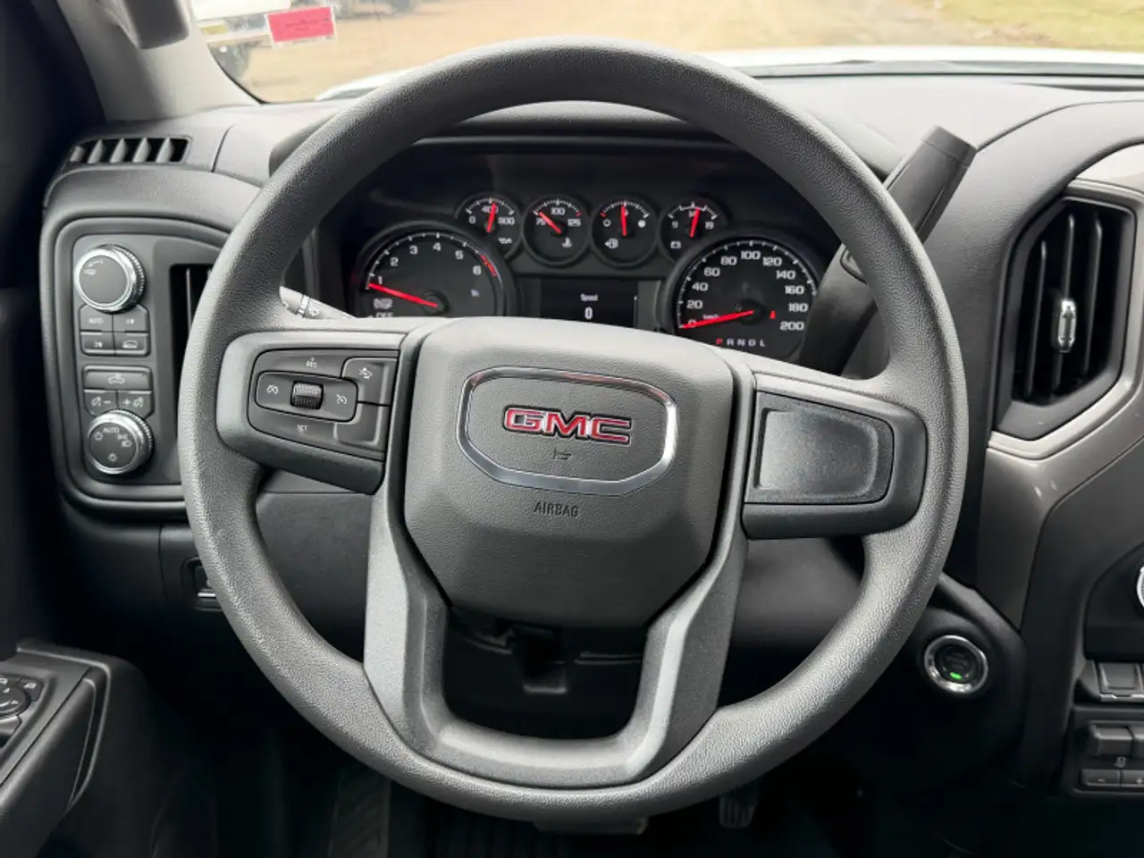 GMC Sierra 1500 снимка GMC Sierra 1500