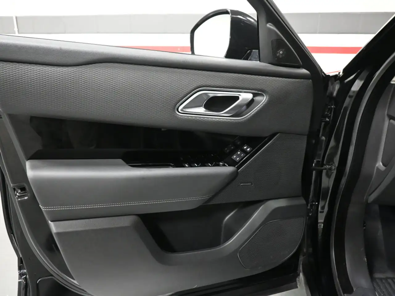 Land Rover Range Rover Velar снимка Land Rover Range Rover Velar