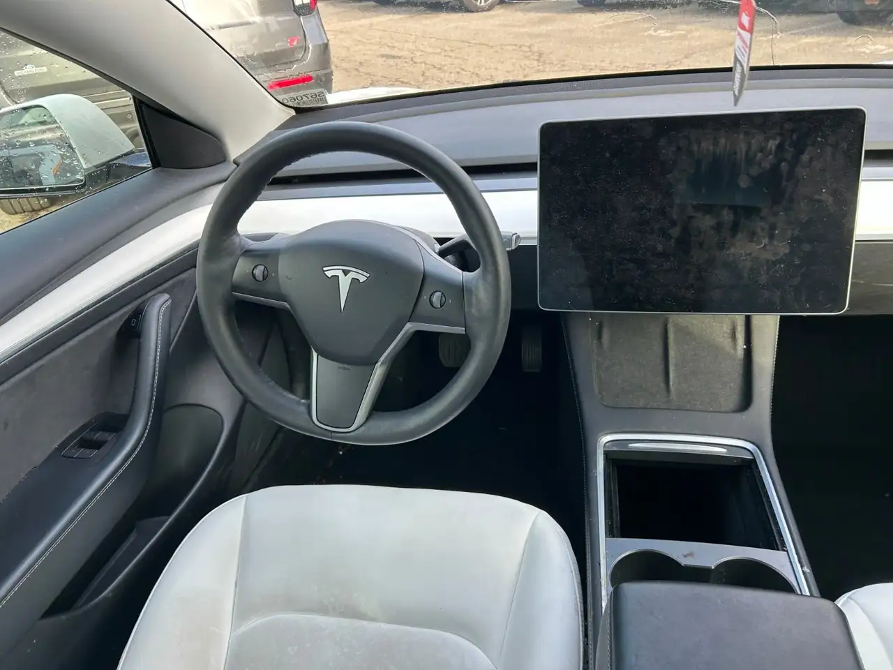 Tesla Model 3 снимка Tesla Model 3