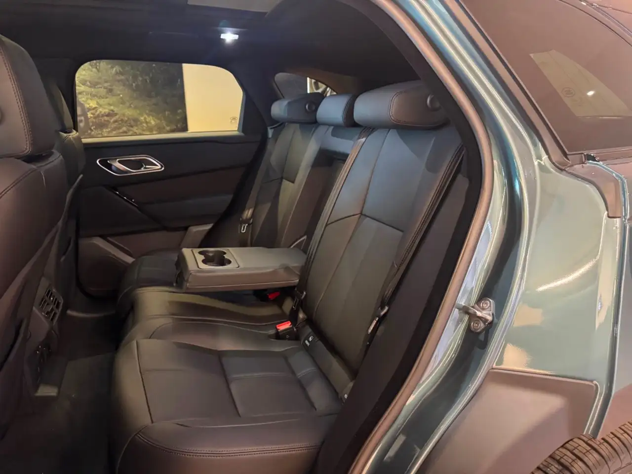 Land Rover Range Rover Velar снимка Land Rover Range Rover Velar