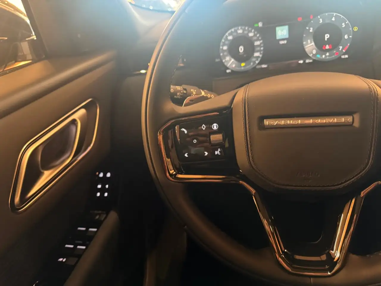 Land Rover Range Rover Velar снимка Land Rover Range Rover Velar