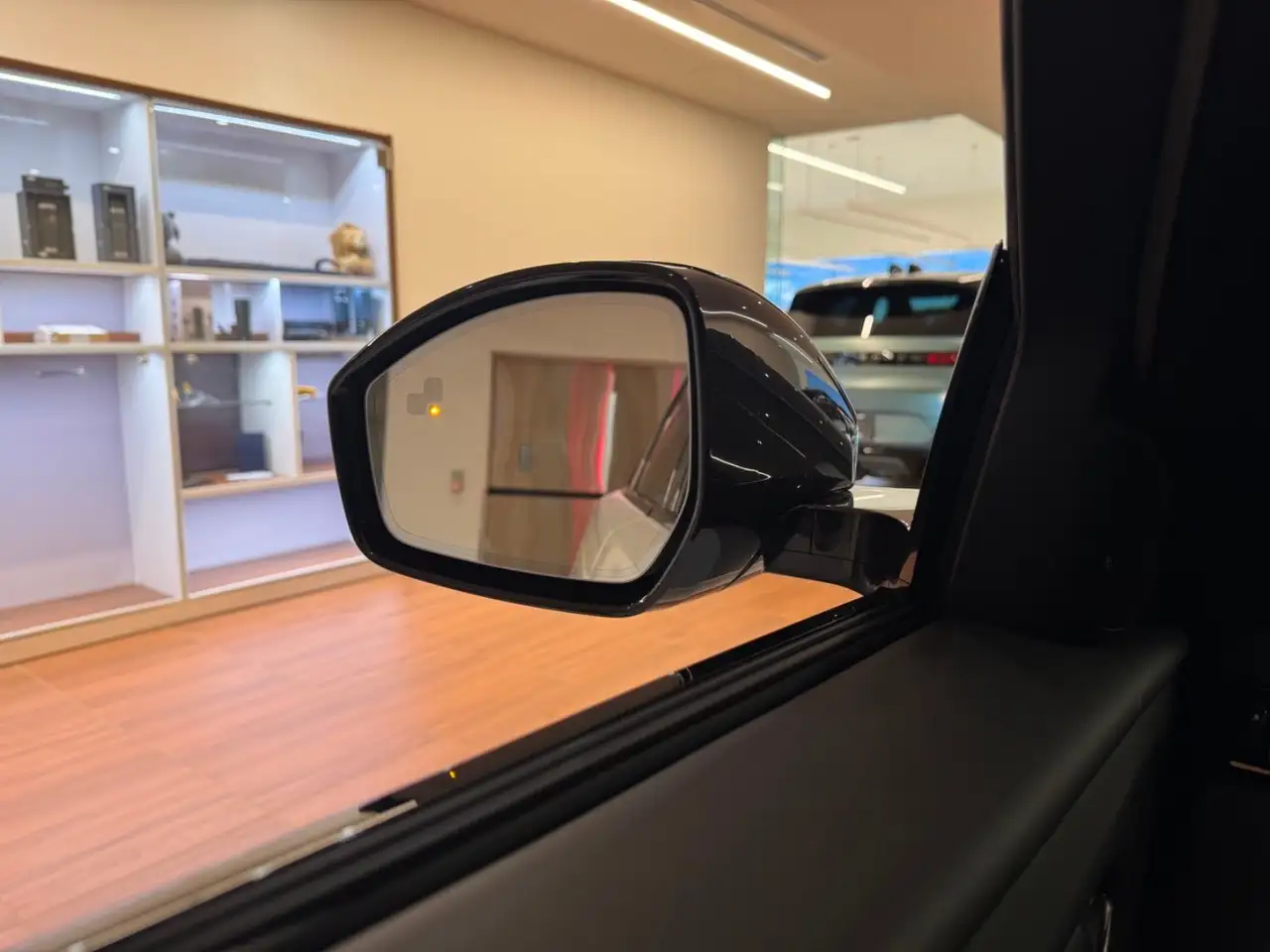 Land Rover Range Rover Velar снимка Land Rover Range Rover Velar