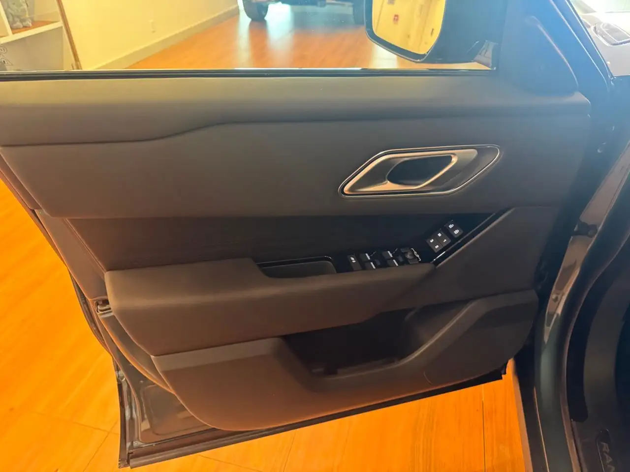 Land Rover Range Rover Velar снимка Land Rover Range Rover Velar