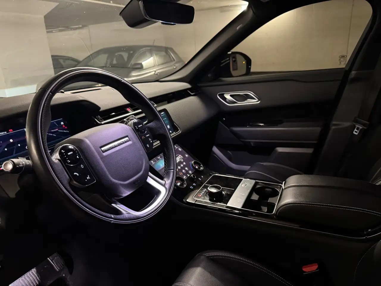 Land Rover Range Rover Velar photo Land Rover Range Rover Velar