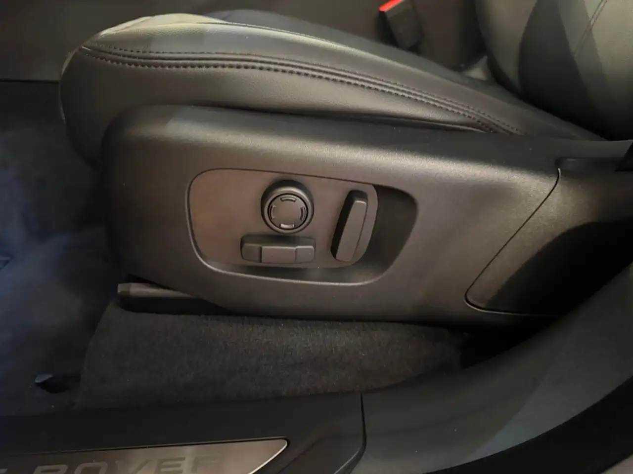 Land Rover Range Rover Velar снимка Land Rover Range Rover Velar
