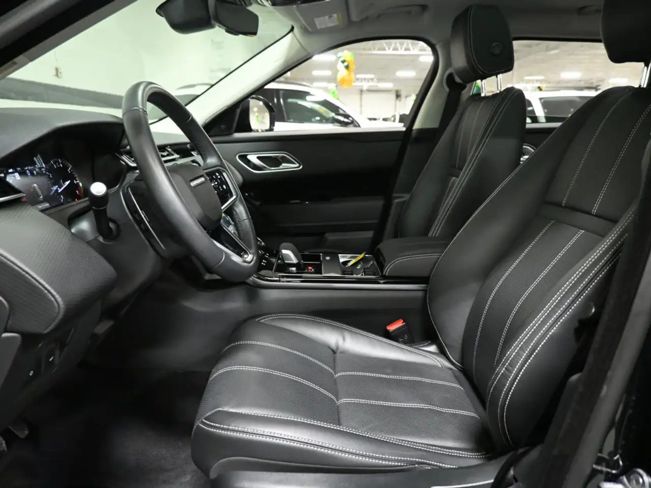 Land Rover Range Rover Velar снимка Land Rover Range Rover Velar