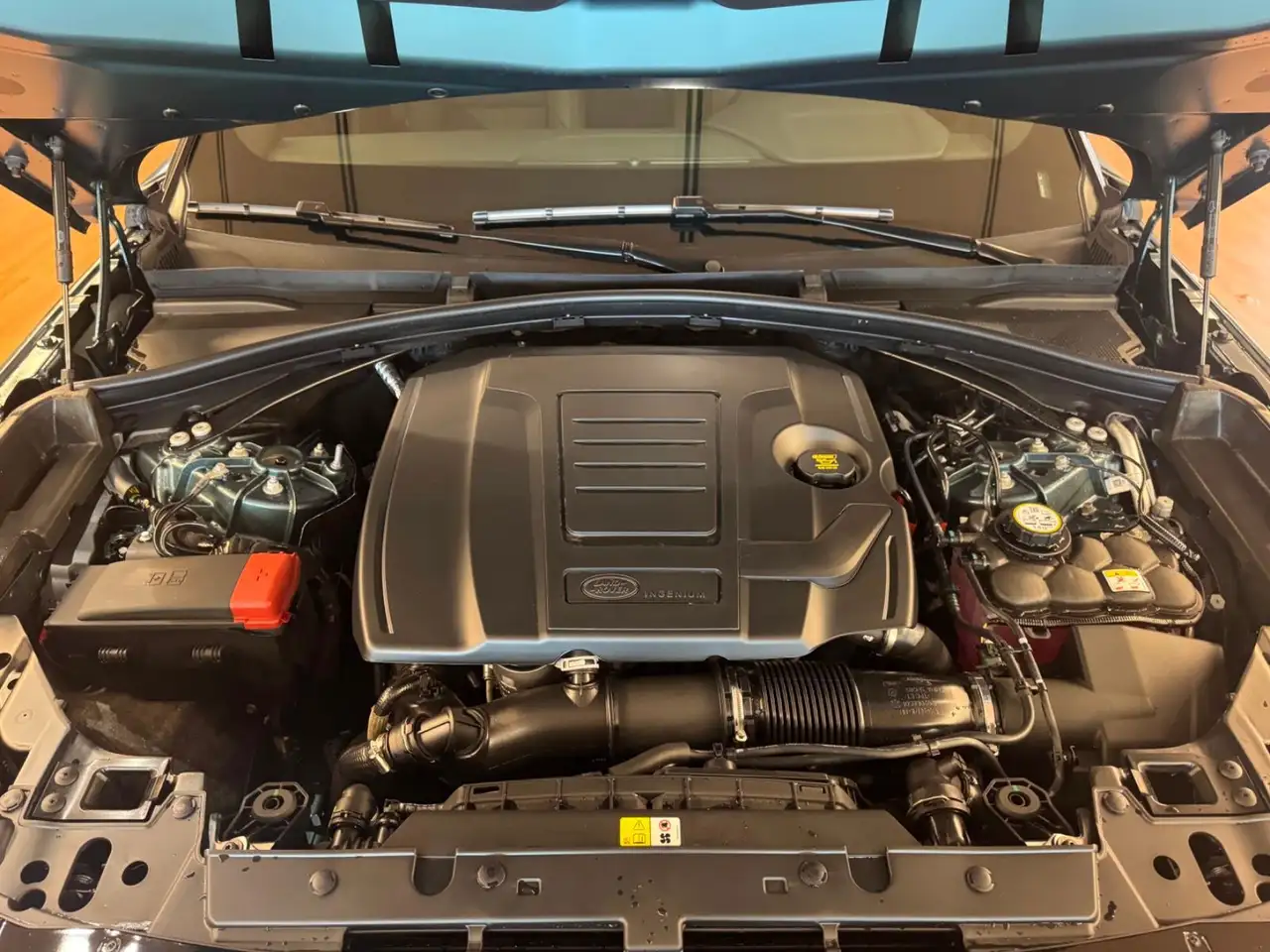 Land Rover Range Rover Velar снимка Land Rover Range Rover Velar