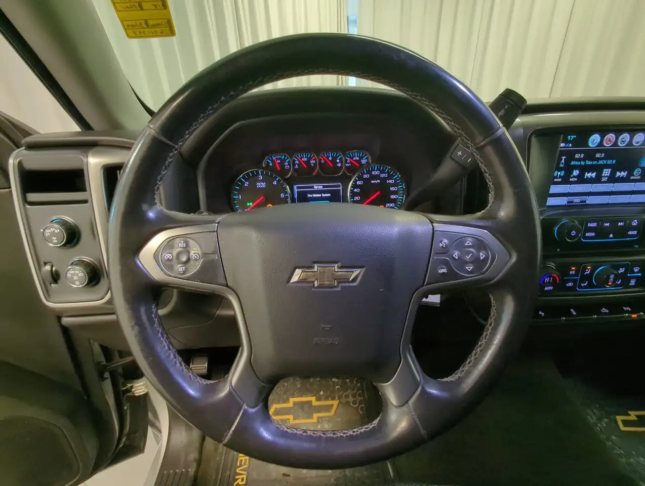Chevrolet Silverado 1500 снимка Chevrolet Silverado 1500