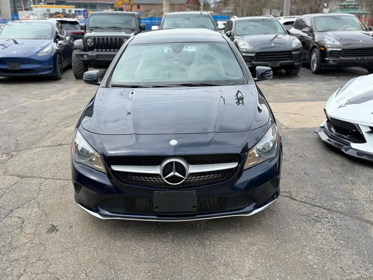Mercedes-Benz CLA снимка Mercedes-Benz CLA